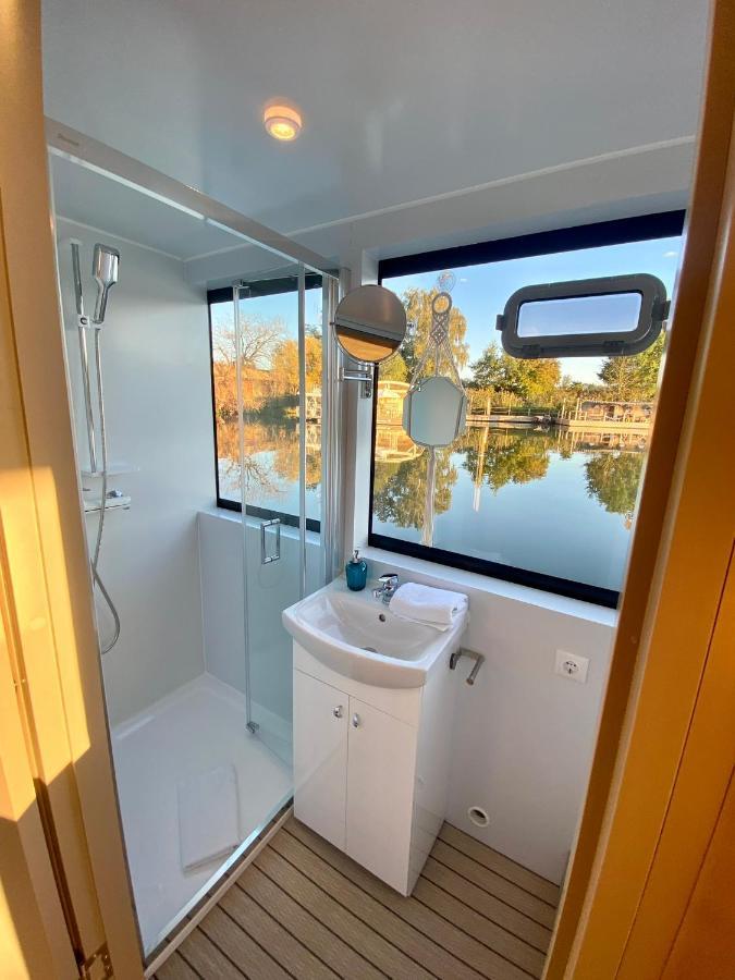 Lieblingsplatz Parey - Schwimmendes Hausboot Hotel Kültér fotó