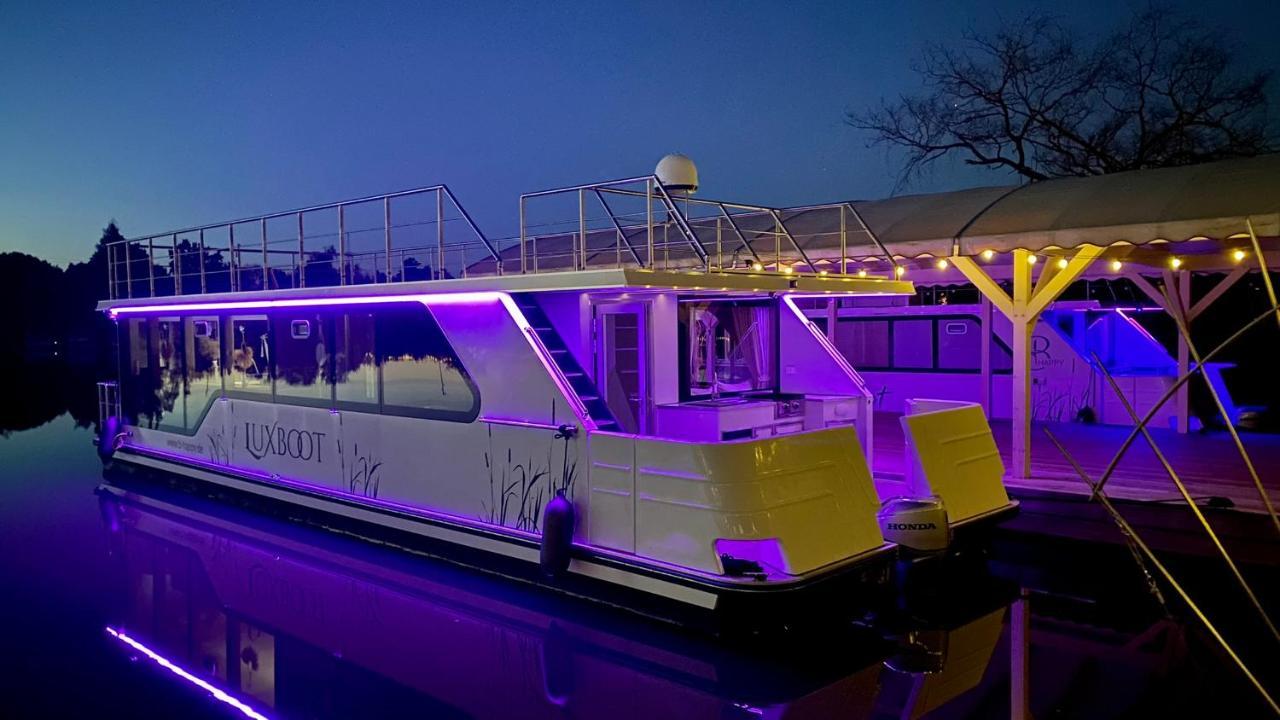 Lieblingsplatz Parey - Schwimmendes Hausboot Hotel Kültér fotó
